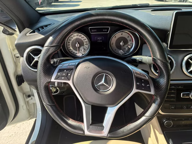 MERCEDES BENZ GLA 220 2.1 CDI 4MATIC AT 4X4 DIESEL