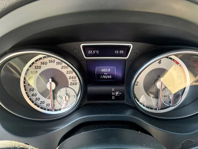 MERCEDES BENZ GLA 220 2.1 CDI 4MATIC AT 4X4 DIESEL