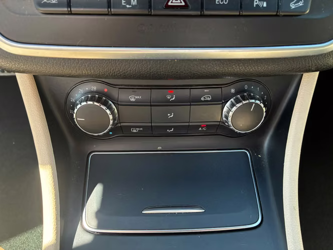 MERCEDES BENZ GLA 220 2.1 CDI 4MATIC AT 4X4 DIESEL