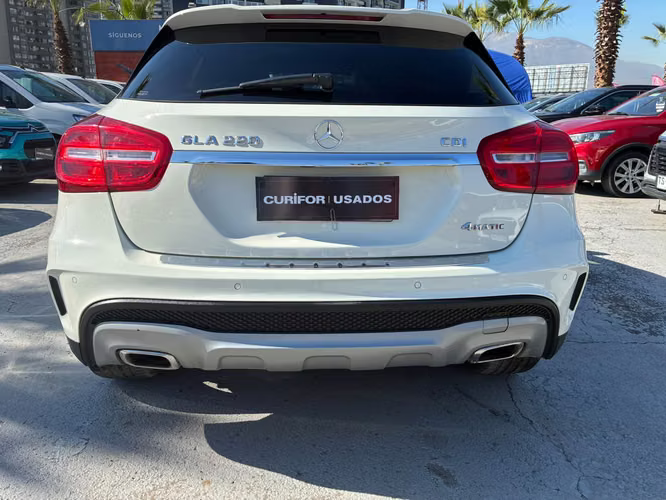 MERCEDES BENZ GLA 220 2.1 CDI 4MATIC AT 4X4 DIESEL
