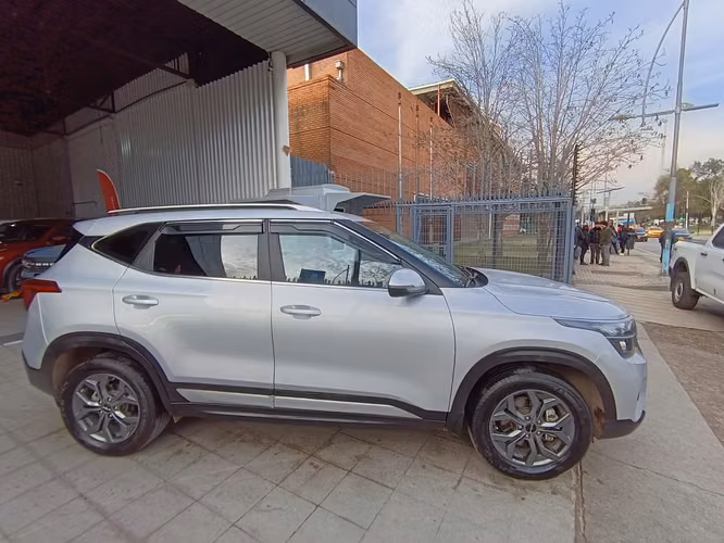 KIA SELTOS 1.5 EX AT - Imagen 4