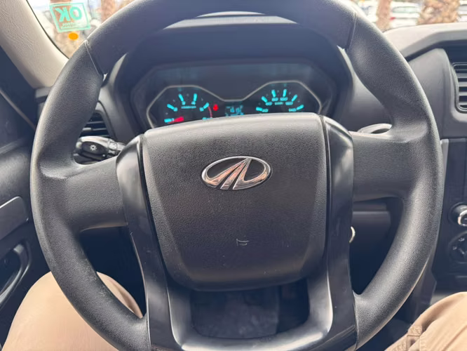 MAHINDRA PIK-UP DC 4X2 MT 2,2 WORK