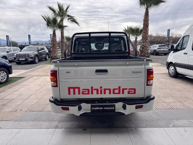 MAHINDRA PIK-UP DC 4X2 MT 2,2 WORK