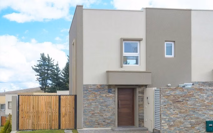 Vende casa en condominio - Sector poniente