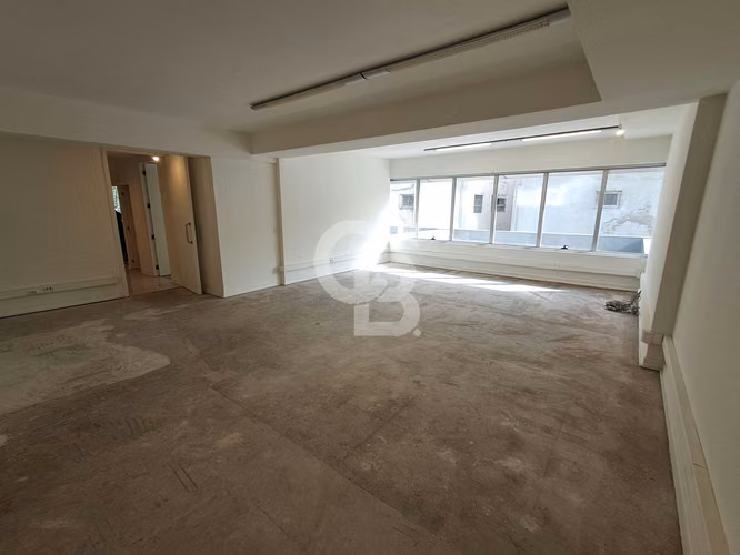 Plaza Perú - Oficinas de excelentes espacios - 170 m²
