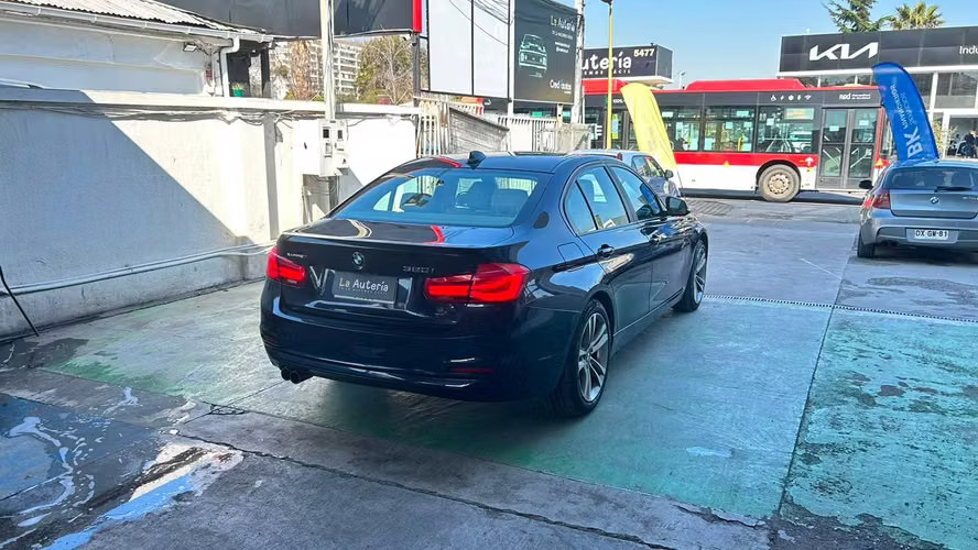 BMW 320i LCI 2.0 AUTOMÁTICO (2016)