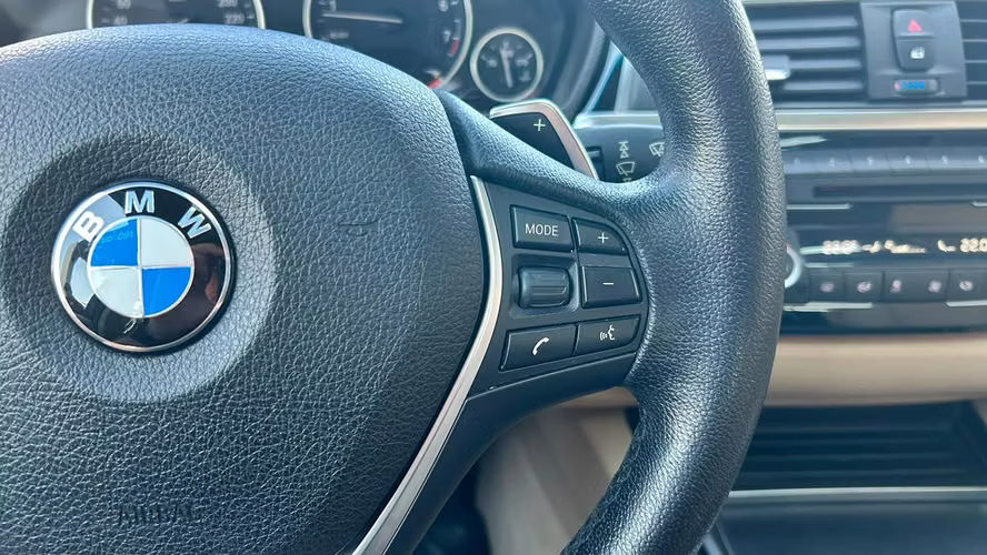 BMW 320i LCI 2.0 AUTOMÁTICO (2016)