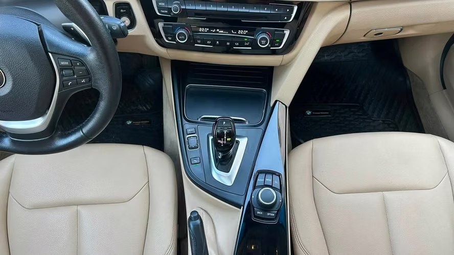 BMW 320i LCI 2.0 AUTOMÁTICO (2016)