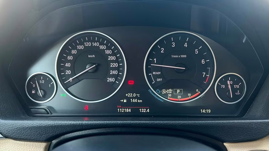 BMW 320i LCI 2.0 AUTOMÁTICO (2016)