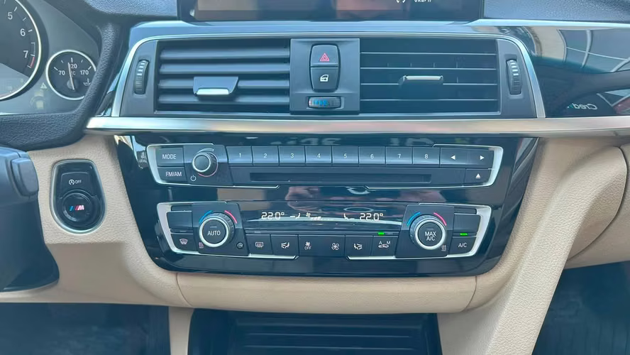 BMW 320i LCI 2.0 AUTOMÁTICO (2016)