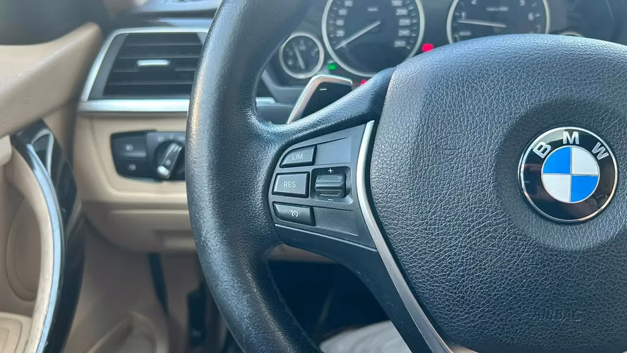 BMW 320i LCI 2.0 AUTOMÁTICO (2016)