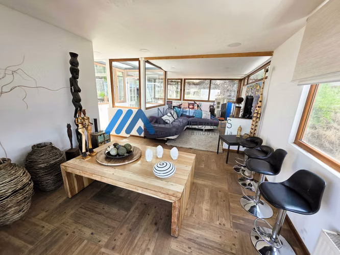 Moderna Casa en condominio cerrado (180279)