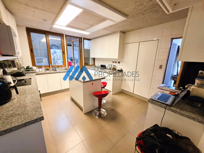 Moderna Casa en condominio cerrado (180279)