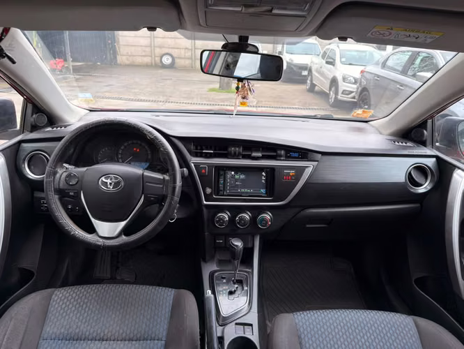 TOYOTA AURIS AUTOMATICO AÑO 2014