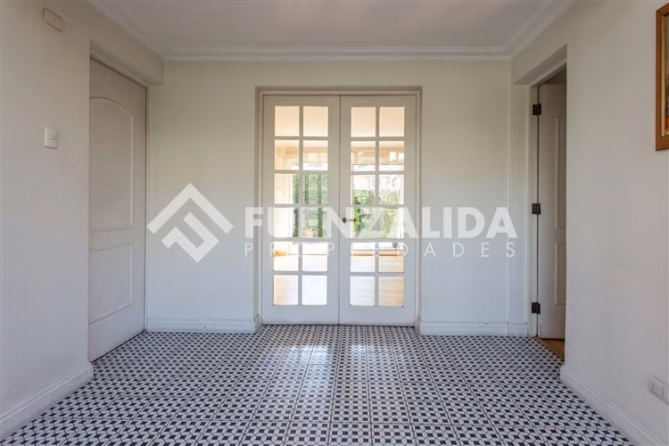 Casa 4D + 2B en Sebastián Elcano Gran Terreno de 402 m - Imagen 3