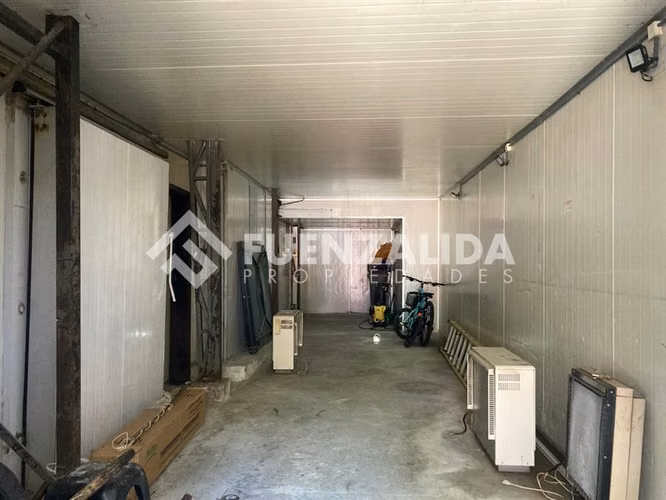 Local Comercial en arriendo con 2 cámaras frigoríficas