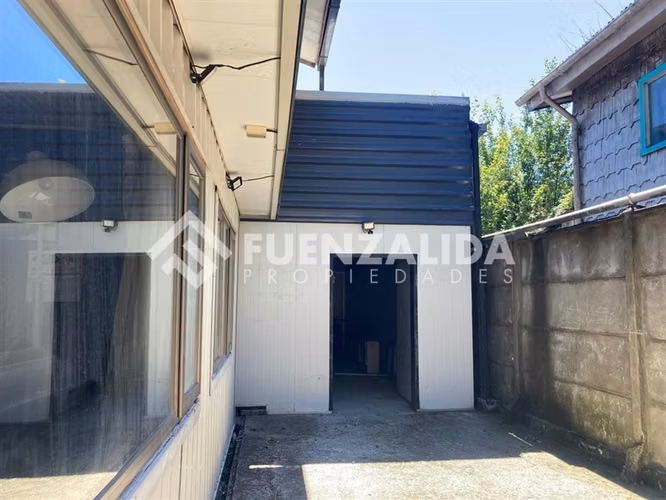 Local Comercial en arriendo con 2 cámaras frigoríficas