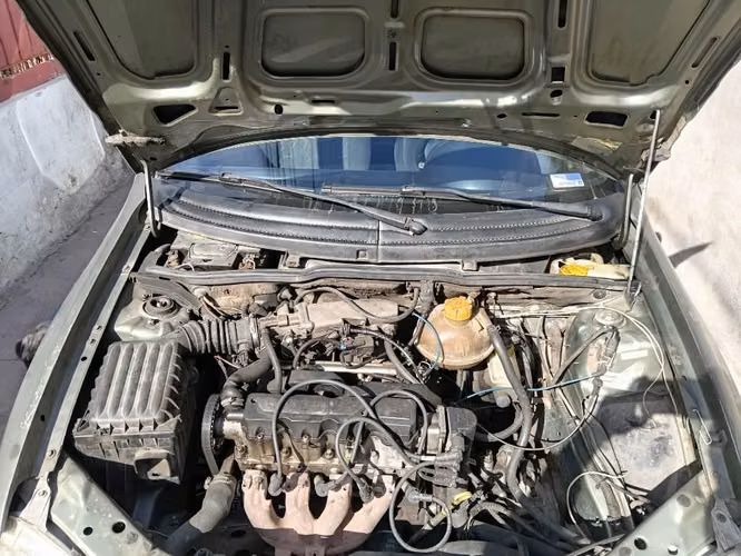 Vendo mi chevrolet corsa año 2001 esta todo al día solo le falta sacar la revicion técnica que venció ase como un mes mas o menos pero esta todo al día