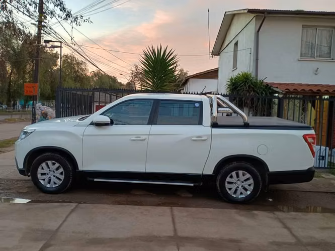 Vendo Camioneta Sangyong Grand Musso 4x2 Full equipo