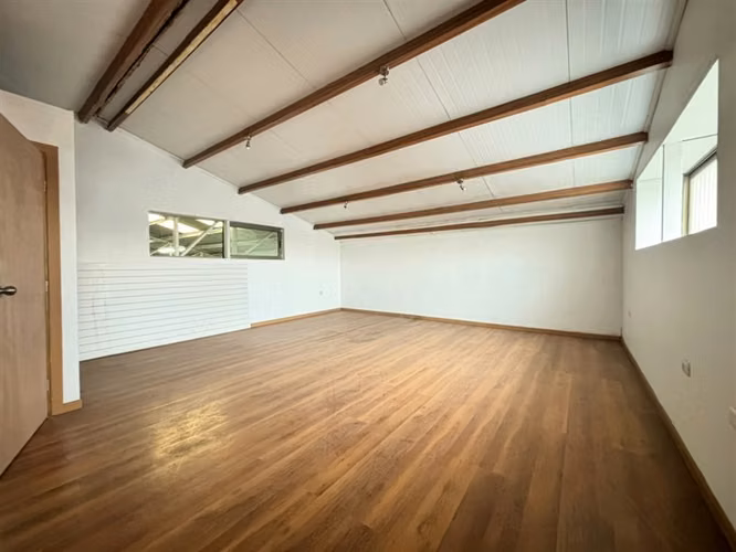 Local Comercial arriendo calle Carmen/ Santiago
