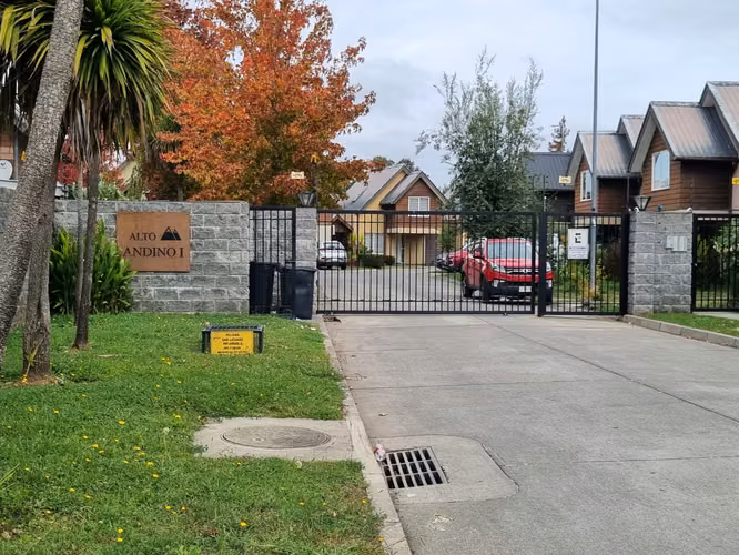 Se vende casa en Condominio, Chillan - Imagen 2
