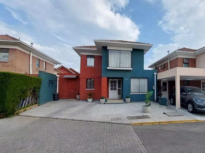CASA 4D+3B, CONDOMINIO, CIUDAD SATELITE, MAIPU
