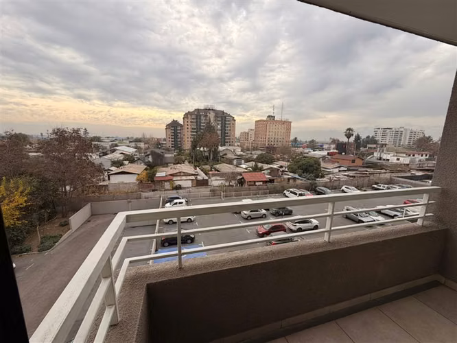 Departamento en venta de 3 dorm. 2 Baños Metro Bueras