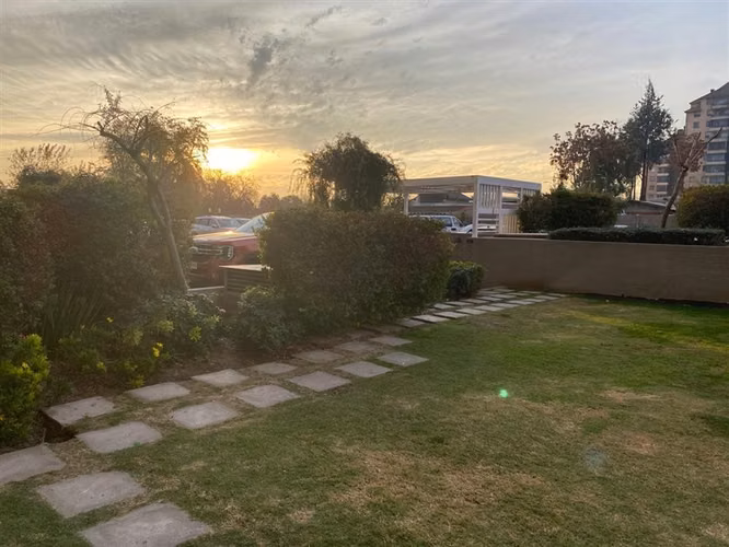 Departamento en venta de 3 dorm. 2 Baños Metro Bueras
