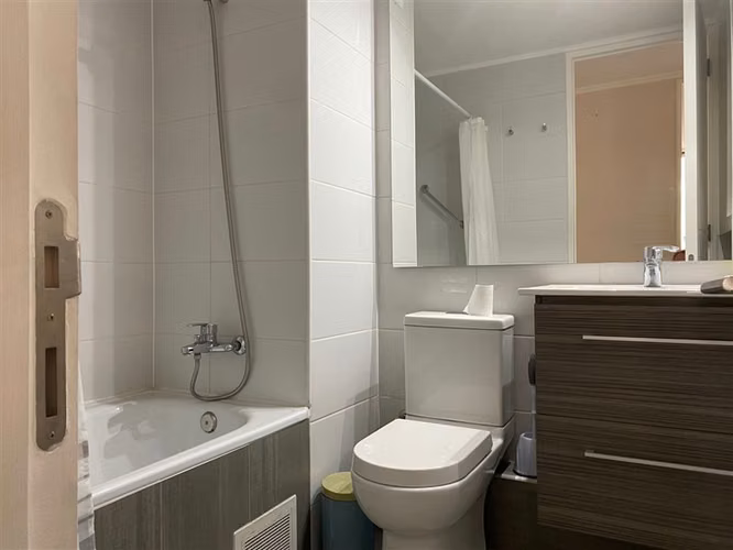 Departamento en venta de 3 dorm. 2 Baños Metro Bueras