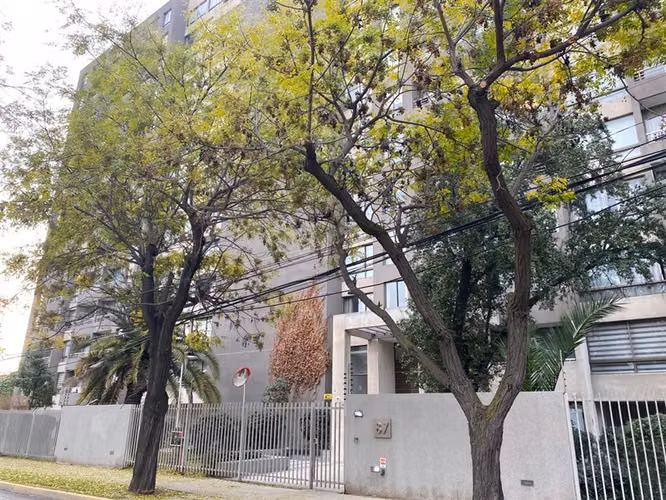 Departamento en venta de 3 dorm. 2 Baños Metro Bueras