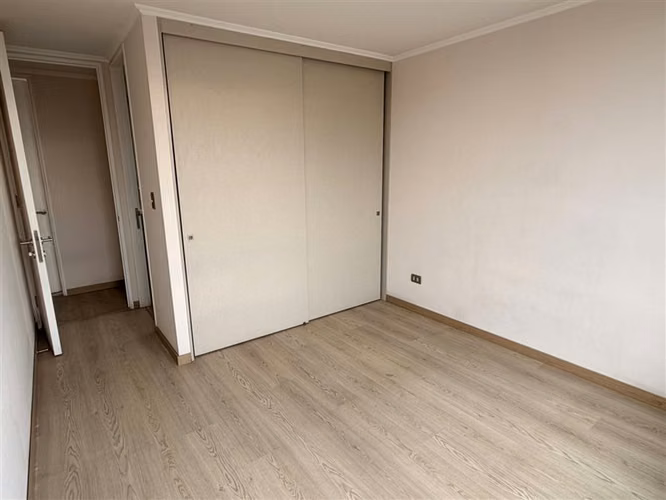 Departamento en venta de 3 dorm. 2 Baños Metro Bueras