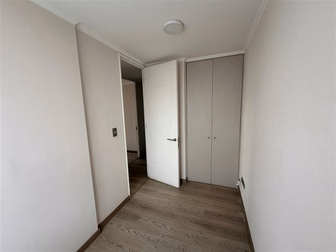 Departamento en venta de 3 dorm. 2 Baños Metro Bueras