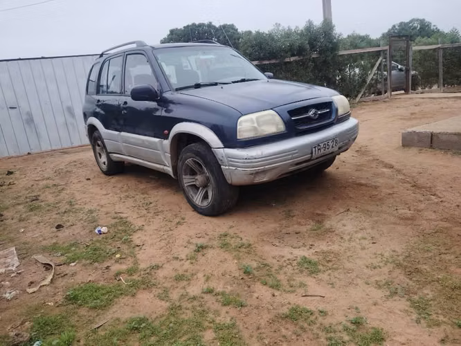 Suzuki grand nomade año 2000 4x4 - Imagen 3