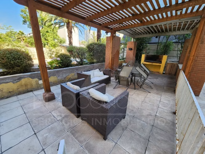 Arriendo depto 1 dorm ampliado + 2 baños, terraza norte, cerca Metro Chile España - Imagen 23
