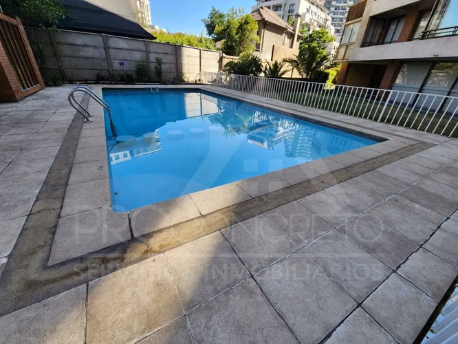 Arriendo depto 1 dorm ampliado + 2 baños, terraza norte, cerca Metro Chile España - Imagen 22