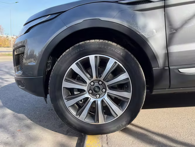 LAND ROVER EVOQUE 2.0T AUT. 4X4 2019 SÓLO 40.000 KM. - Imagen 9