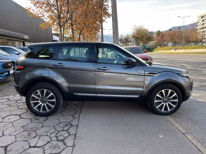 LAND ROVER EVOQUE 2.0T AUT. 4X4 2019 SÓLO 40.000 KM. - Imagen 4
