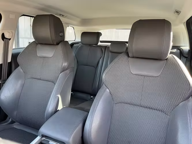 LAND ROVER EVOQUE 2.0T AUT. 4X4 2019 SÓLO 40.000 KM. - Imagen 19