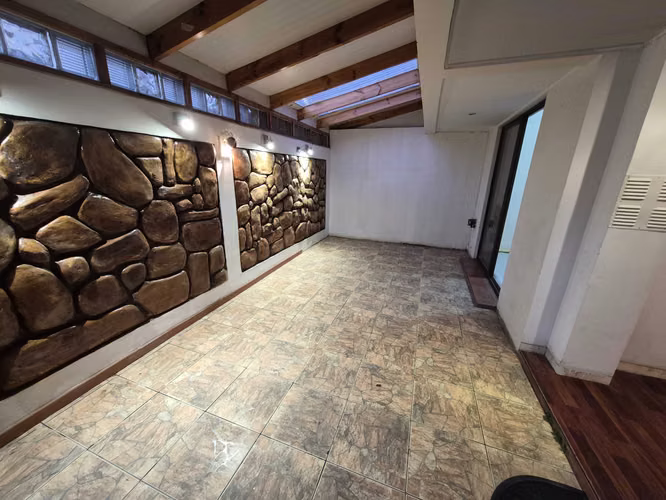 Arriendo casa sin amoblar sector centrico (180328)