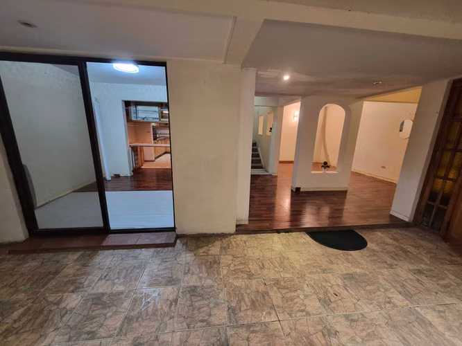Arriendo casa sin amoblar sector centrico (180328)