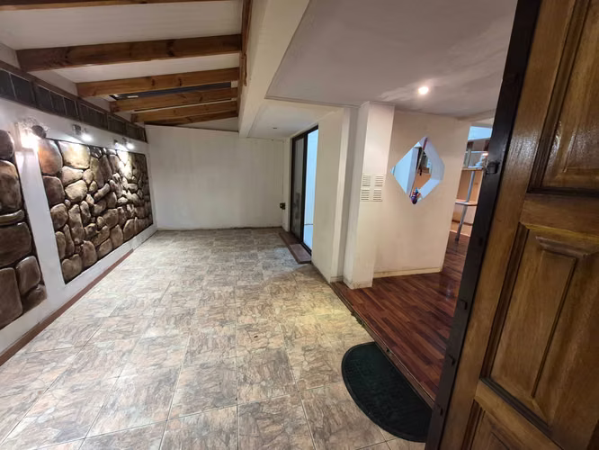 Arriendo casa sin amoblar sector centrico (180328)