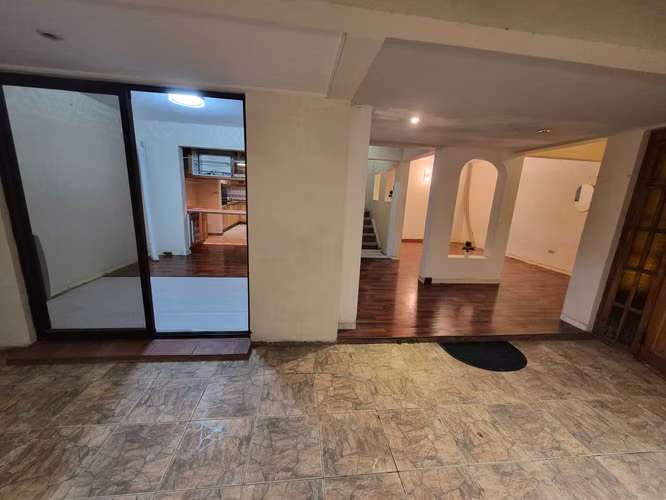 Arriendo casa sin amoblar sector centrico (180328)