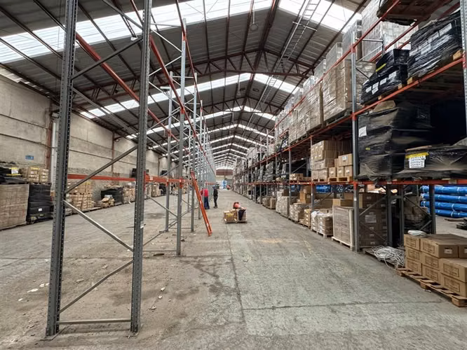 ARRIENDO BODEGA 2000M2/TERRENO2000M2 LA VARA-SAN BERNARDO - Imagen 4