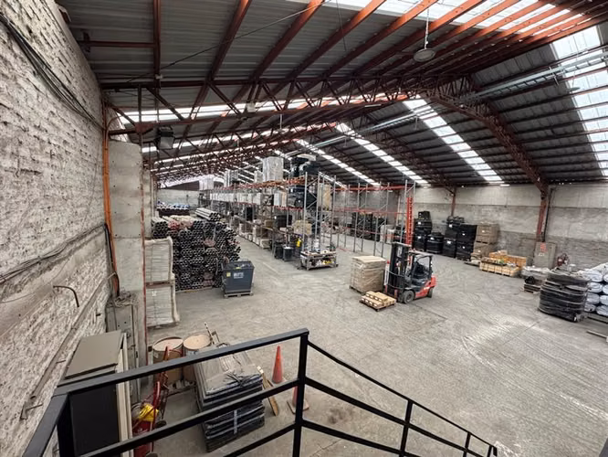 ARRIENDO BODEGA 2000M2/TERRENO2000M2 LA VARA-SAN BERNARDO - Imagen 2