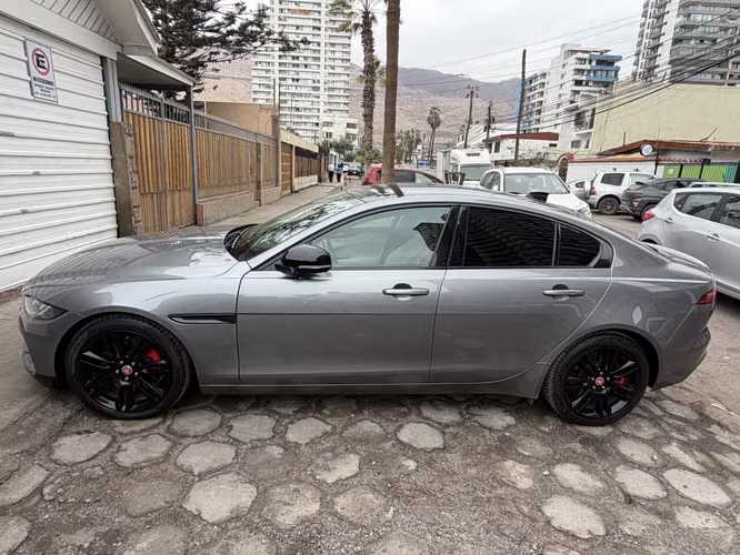 JAGUAR XE 2020 "LIBERADO"  EXCELENTE ESTADO LOOK DEPORTIVO