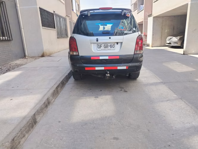 AUTO DE 3 CORRIDAS.