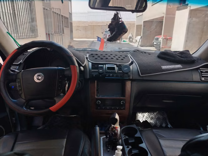 AUTO DE 3 CORRIDAS.