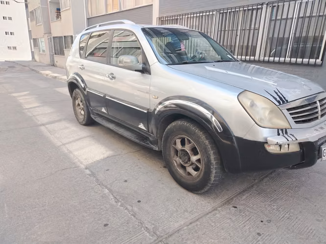 AUTO DE 3 CORRIDAS.