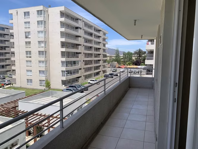 CONDOMINIO TERRADOS DE KENNEDY , A PASOS DE AVDA. ESPAÑA Y REPÚBLICA DE CHILE - Imagen 4