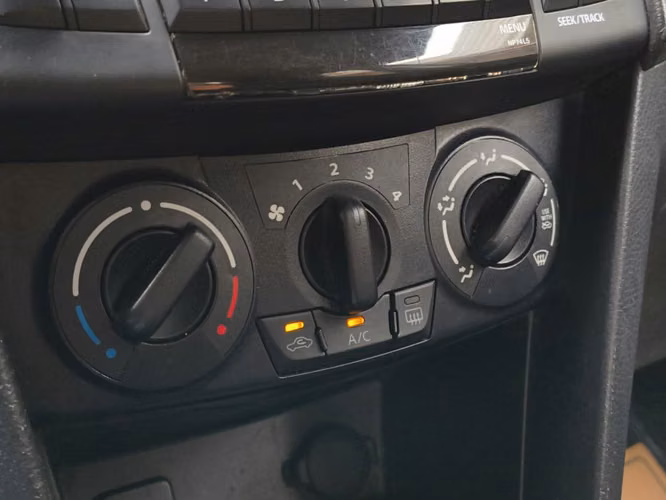 SUZUKI SWIFT  2014
